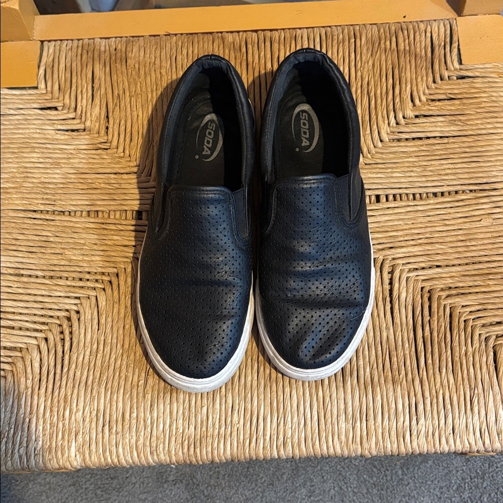 Black Soda Sneakers Women’s